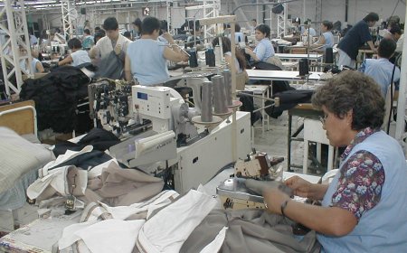 La reactivación de la industria textil en Colombia: Estrategias para revitalizar el sector y mejorar la competitividad
