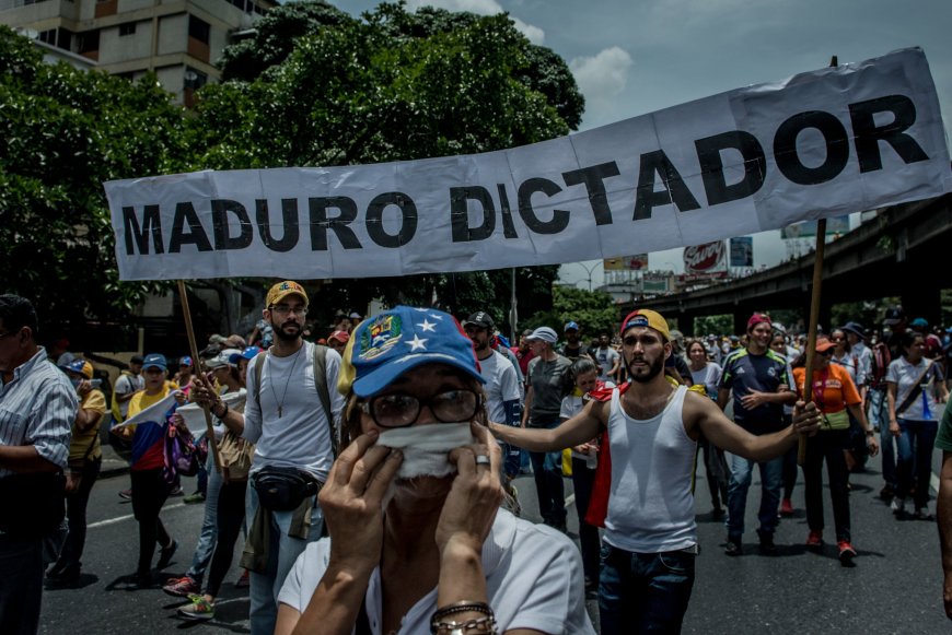 Maduro: Un Gobierno Ilegítimo para la Democracia en Venezuela