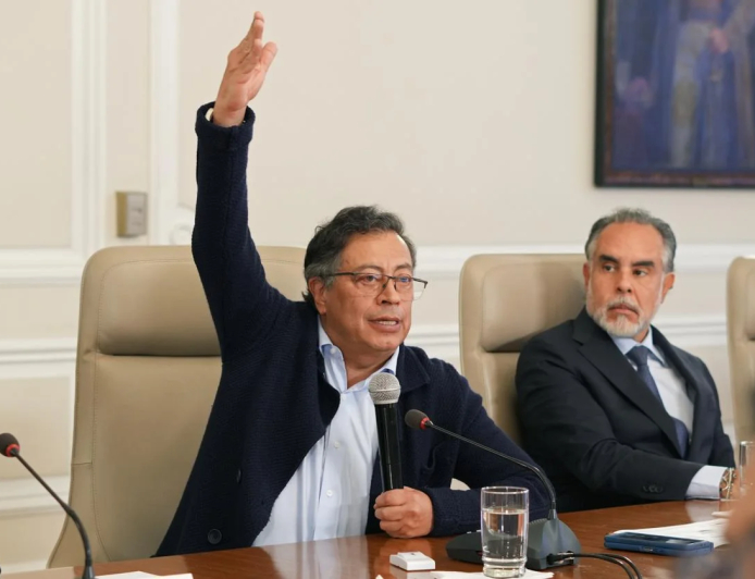 Consejo de Ministros Televisado: ¿Un Nuevo Modelo de Transparencia en el Gobierno Petro?