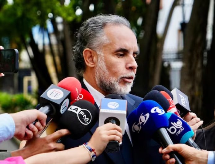 Benedetti responde a denuncia contra Petro por caso Miguel Uribe: “El atentado afectó al Gobierno”